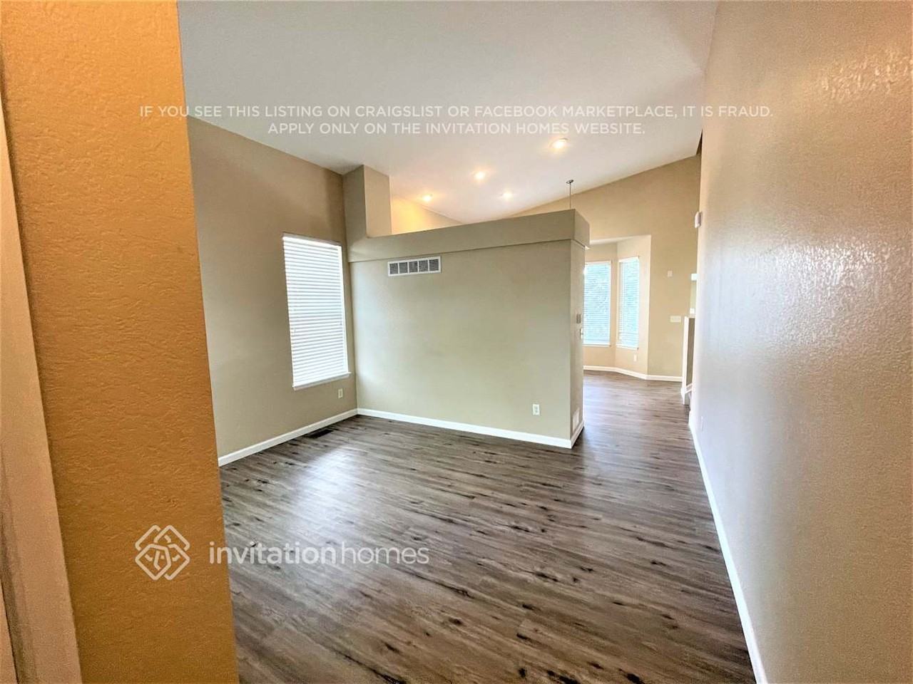 10671 Cherrybrook Cir - Photo 5 of 20