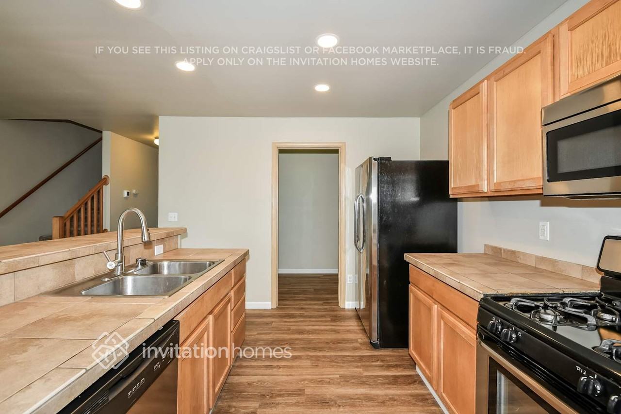 5019 200th Street Ct E - Photo 6 of 18