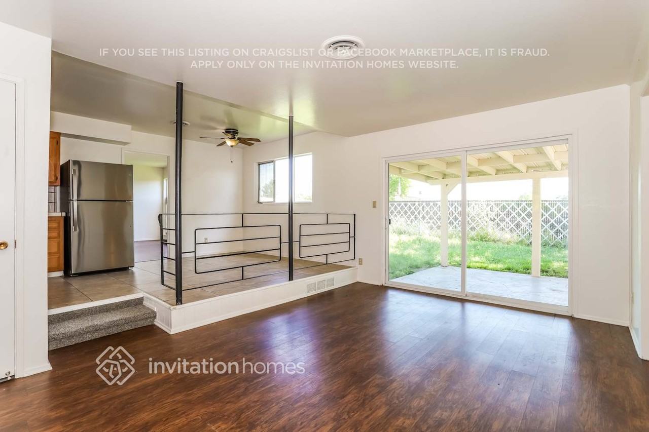 7000 Carriage Dr - Photo 3 of 17