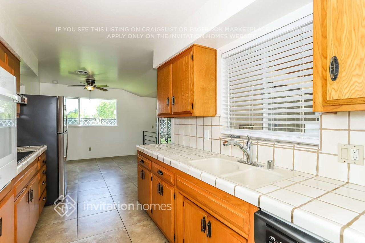 7000 Carriage Dr - Photo 6 of 17