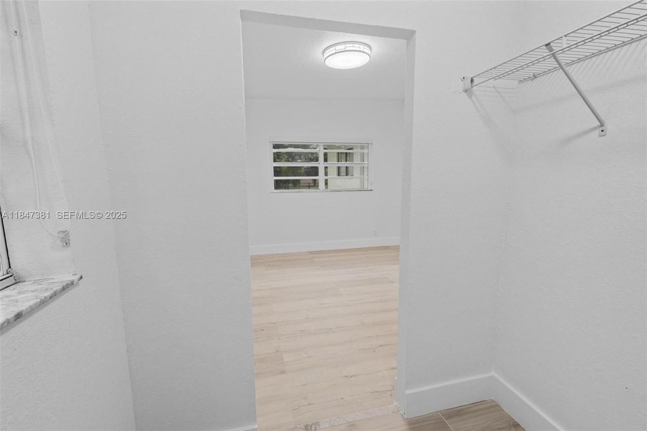 18401 Northwest 42nd Court - Photo 6 of 34