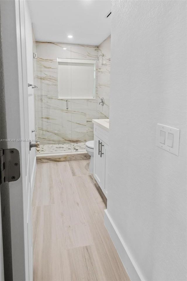 18401 Northwest 42nd Court - Photo 7 of 34