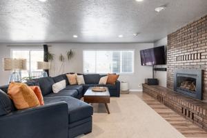 featured image of 185 E Carlson Ave