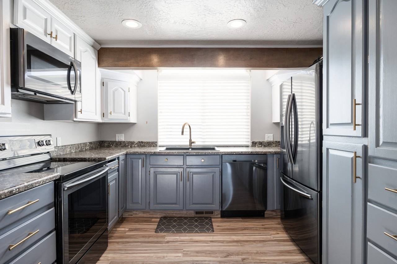 185 E Carlson Ave - Photo 7 of 24