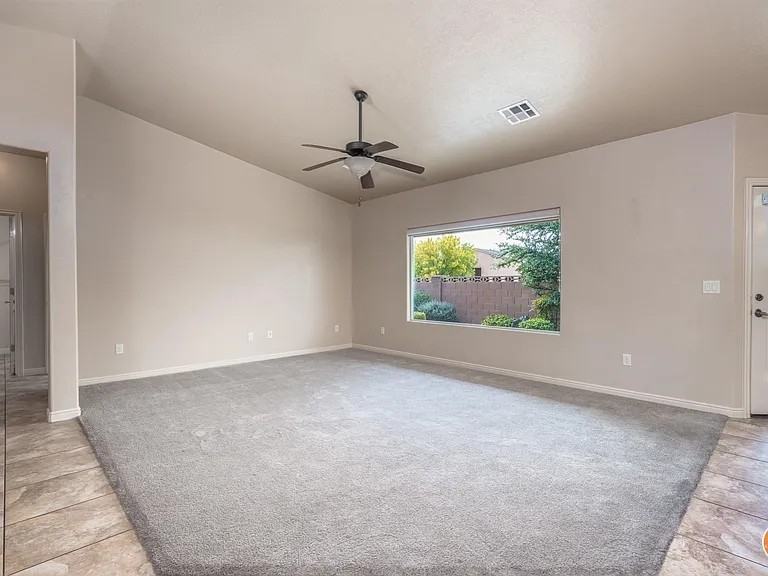 445 Nwest Cir - Photo 6 of 23