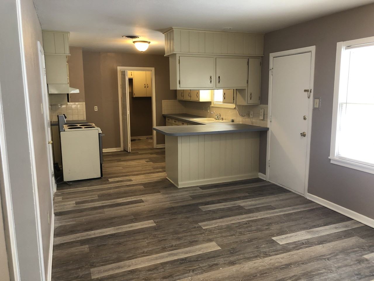 4708 43rd St - Photo 3 of 10