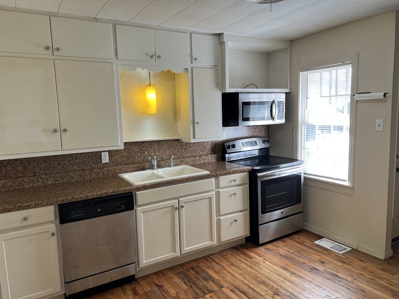 3601 23rd St #A - Photo 3 of 11