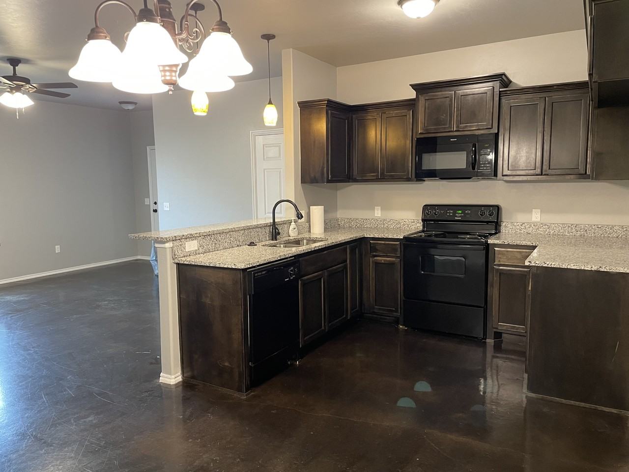 1839 Cypress Ln - Photo 7 of 11