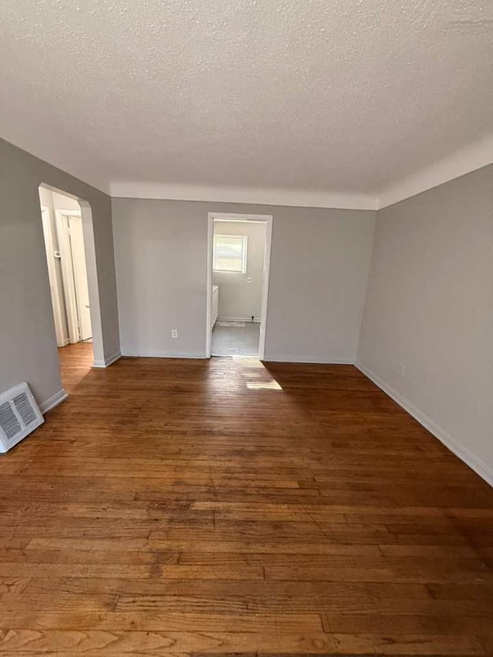 16581 Wormer St - Photo 3 of 11