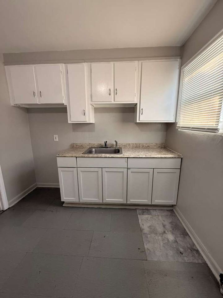 16581 Wormer St - Photo 5 of 11