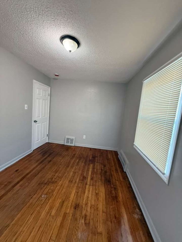 16581 Wormer St - Photo 7 of 11