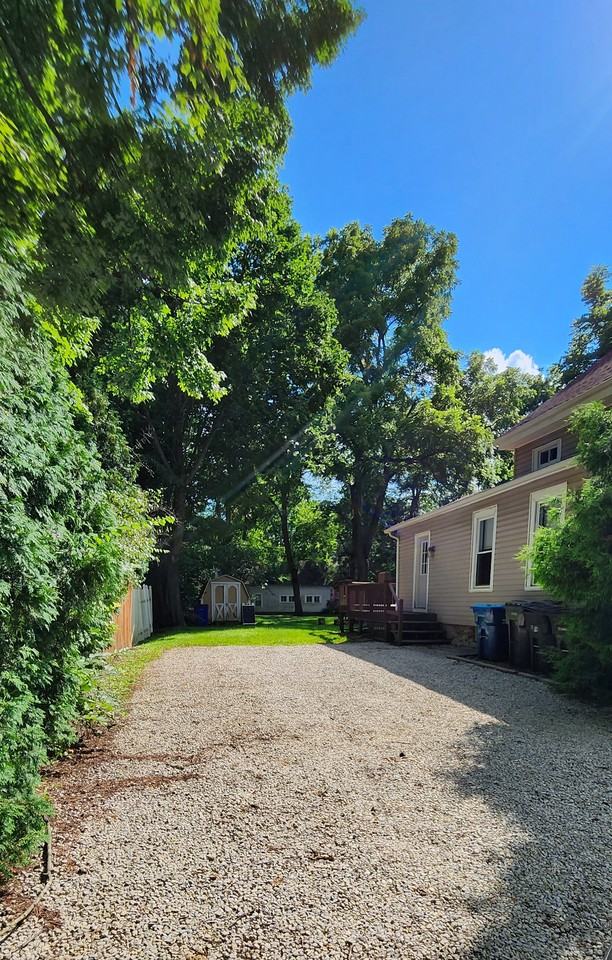 424 Carthage Ave #1 - Photo 5 of 24