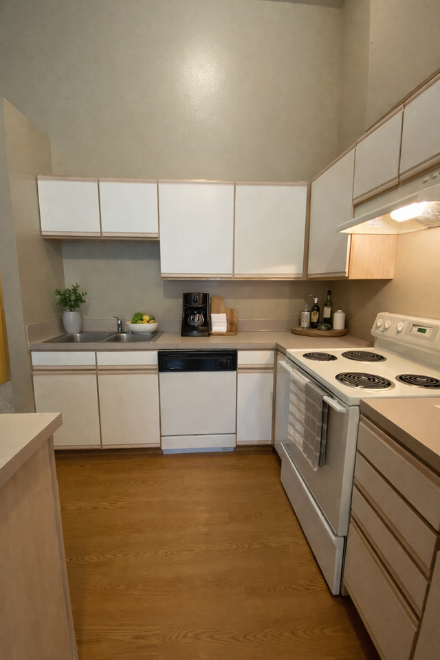 311 W Naches Ave #21 - Photo 2 of 15