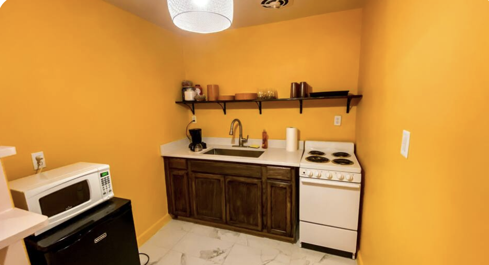 200 E Maxwell St #6 - Photo 3 of 3