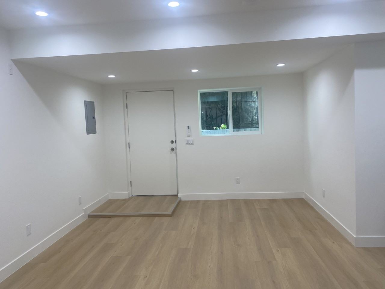 1534 S Shenandoah St #21 - Photo 3 of 10