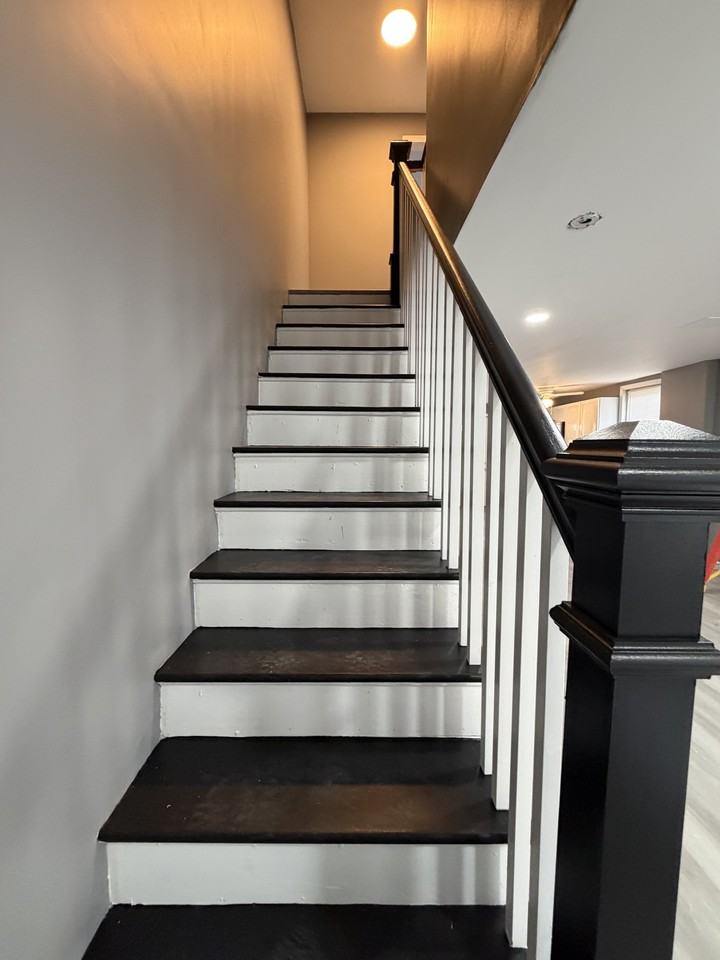 547 Eastlawn Ave - Photo 3 of 8