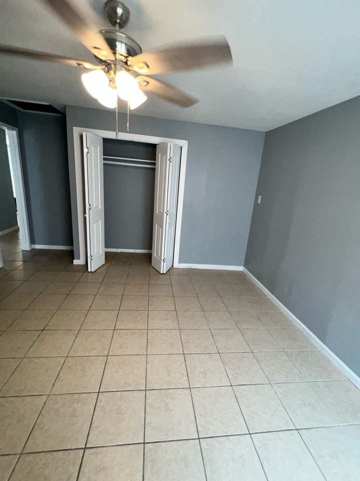 307 W Alice Ave - Photo 3 of 15