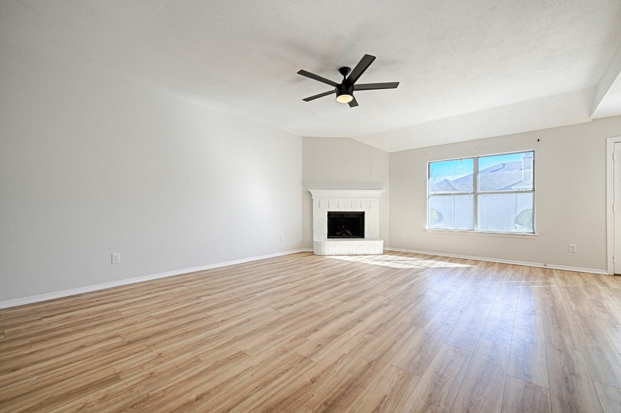 8124 Jolie Dr - Photo 3 of 23