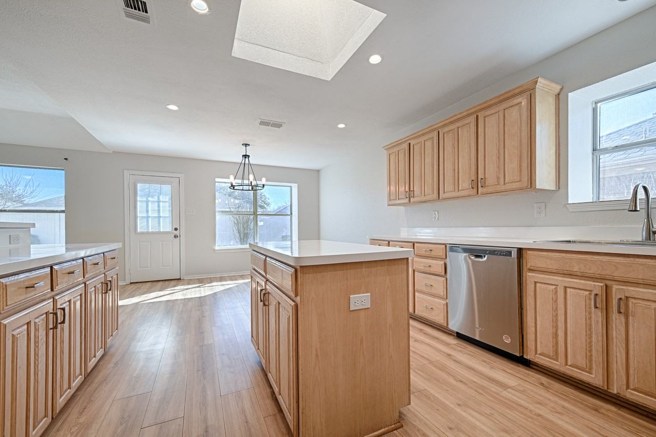 8124 Jolie Dr - Photo 7 of 23