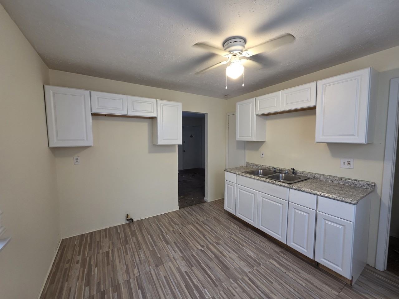 4345 E 142nd St - Photo 7 of 10