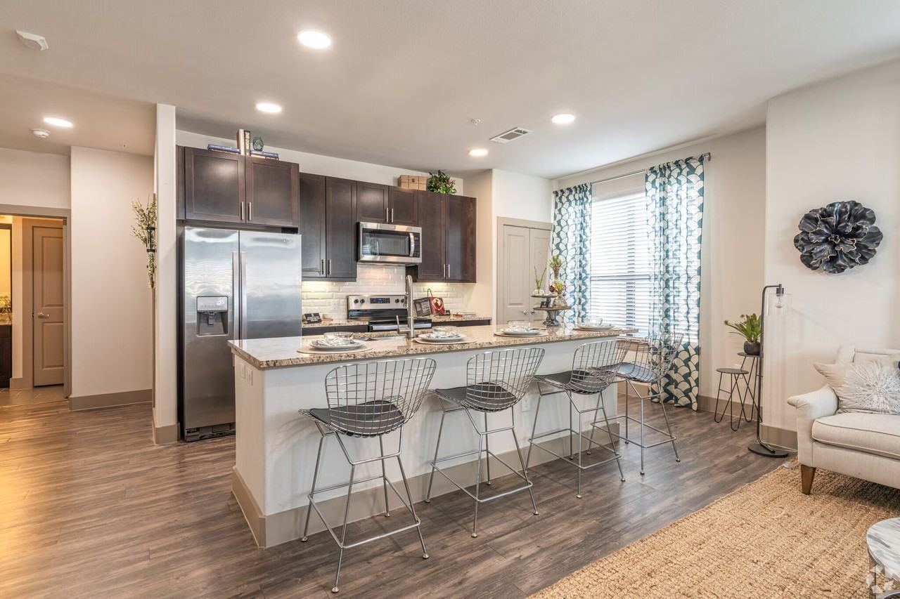 28501 Birnham Woods Dr #HMP2 - Photo 2 of 18