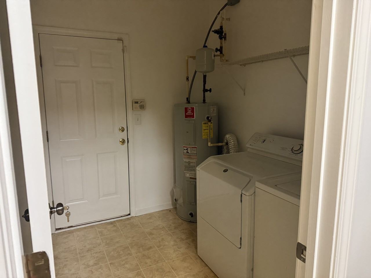 1132 Cliftwood Dr - Photo 4 of 16