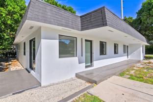 1595 Ne 143rd St #1 - Photo 1 of 1