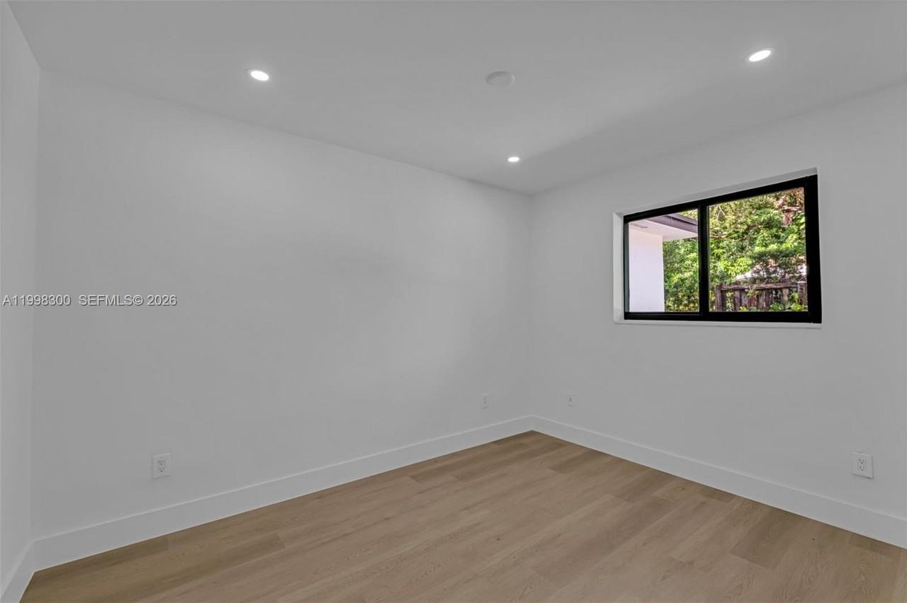 1595 Ne 143rd St #1 - Photo 6 of 16