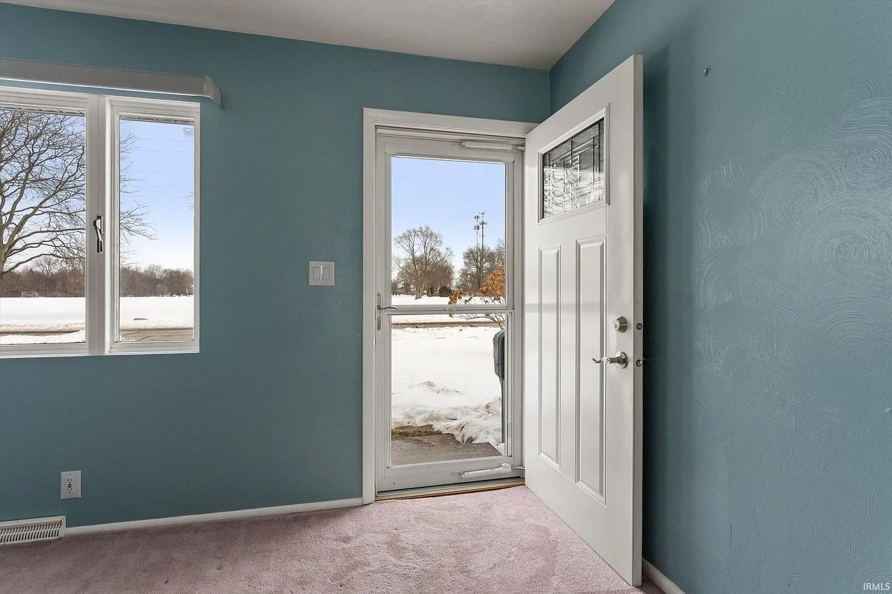 1715 Rerick St - Photo 3 of 34