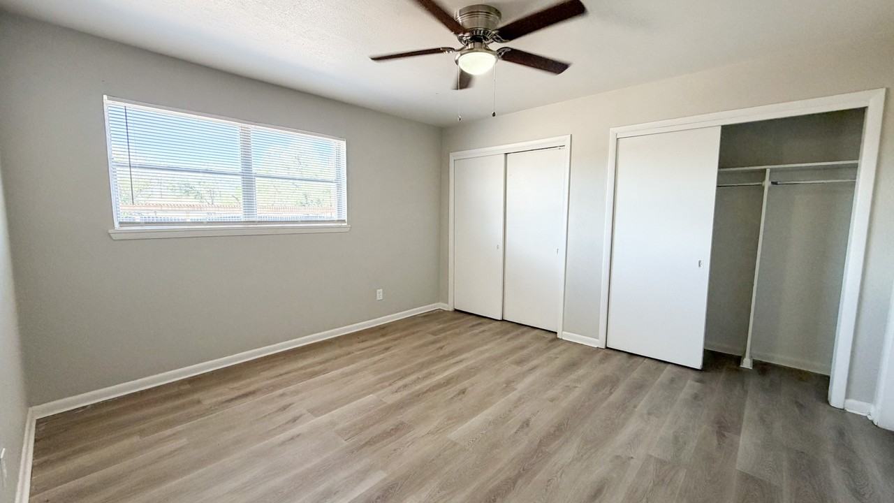 2512 1702, 1704, 1706,26Th St, Unitc #1706C - Photo 3 of 12