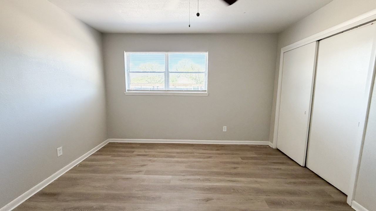 2512 1702, 1704, 1706,26Th St, Unitc #1706C - Photo 4 of 12