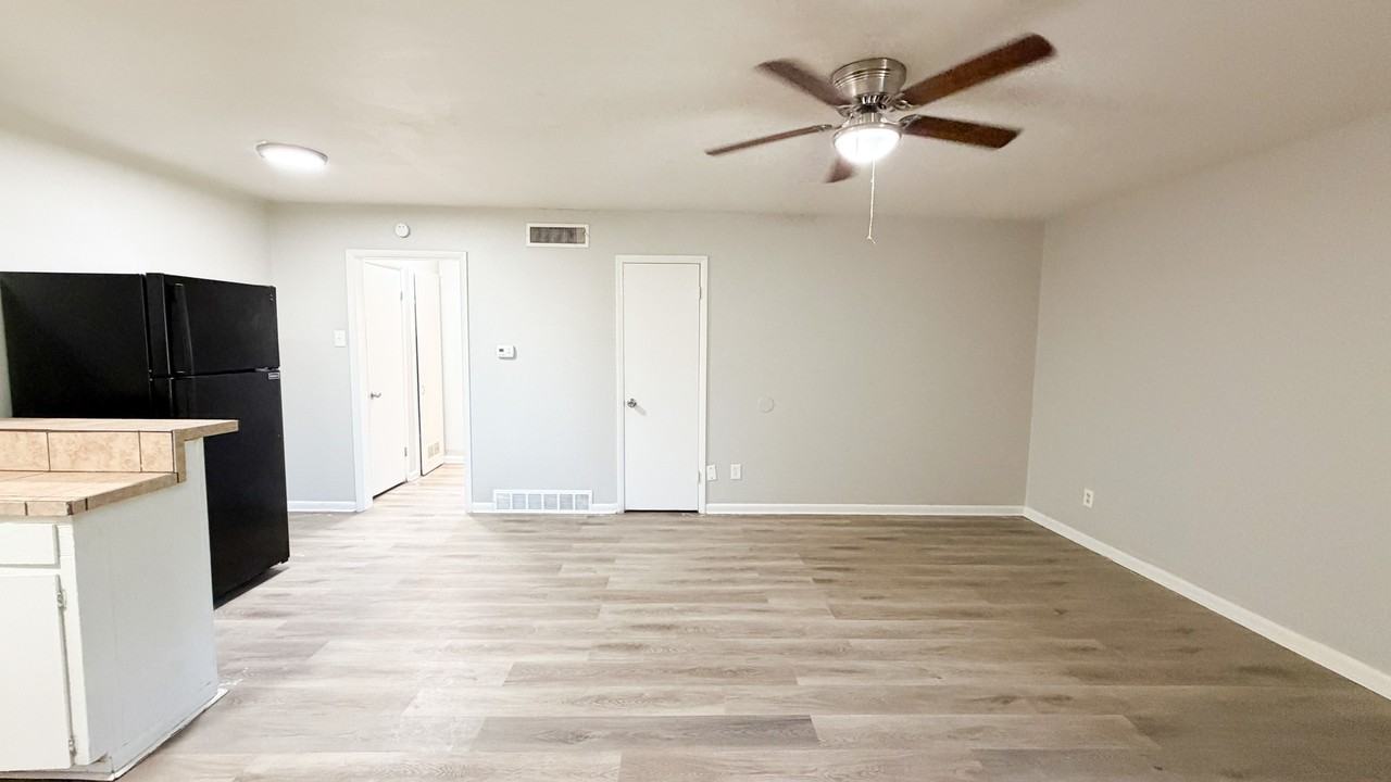 2512 1702, 1704, 1706,26Th St, Unitc #1706C - Photo 5 of 12