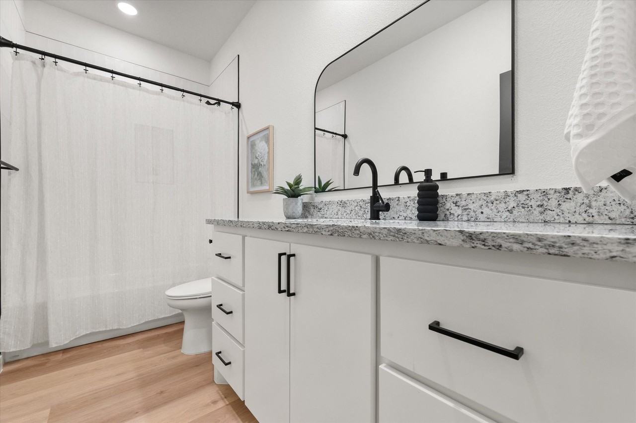 1414 Farmhouse Ave - Photo 3 of 25