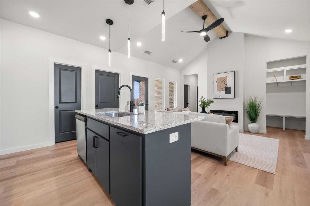 1414 Farmhouse Ave - Photo 6 of 25