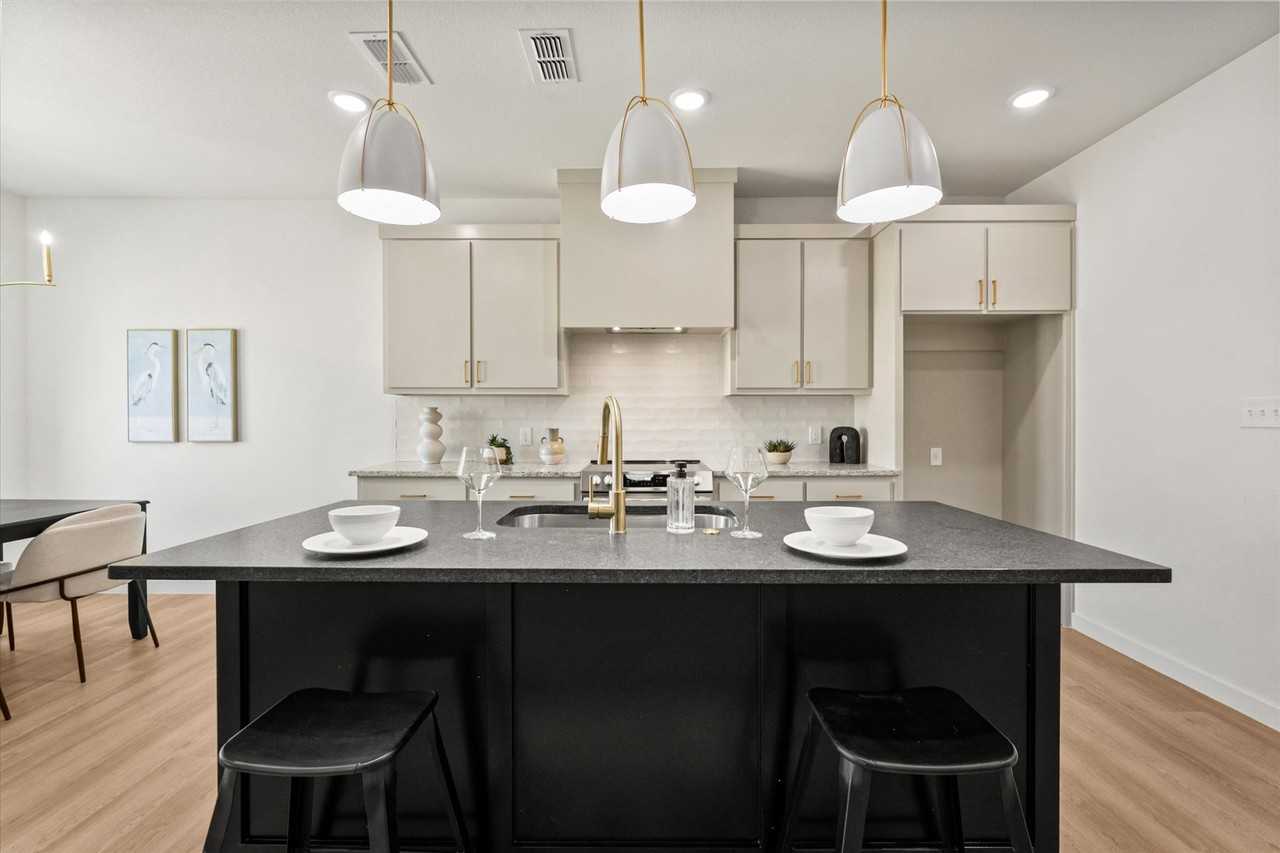 1410 Farmhouse Ave - Photo 2 of 18