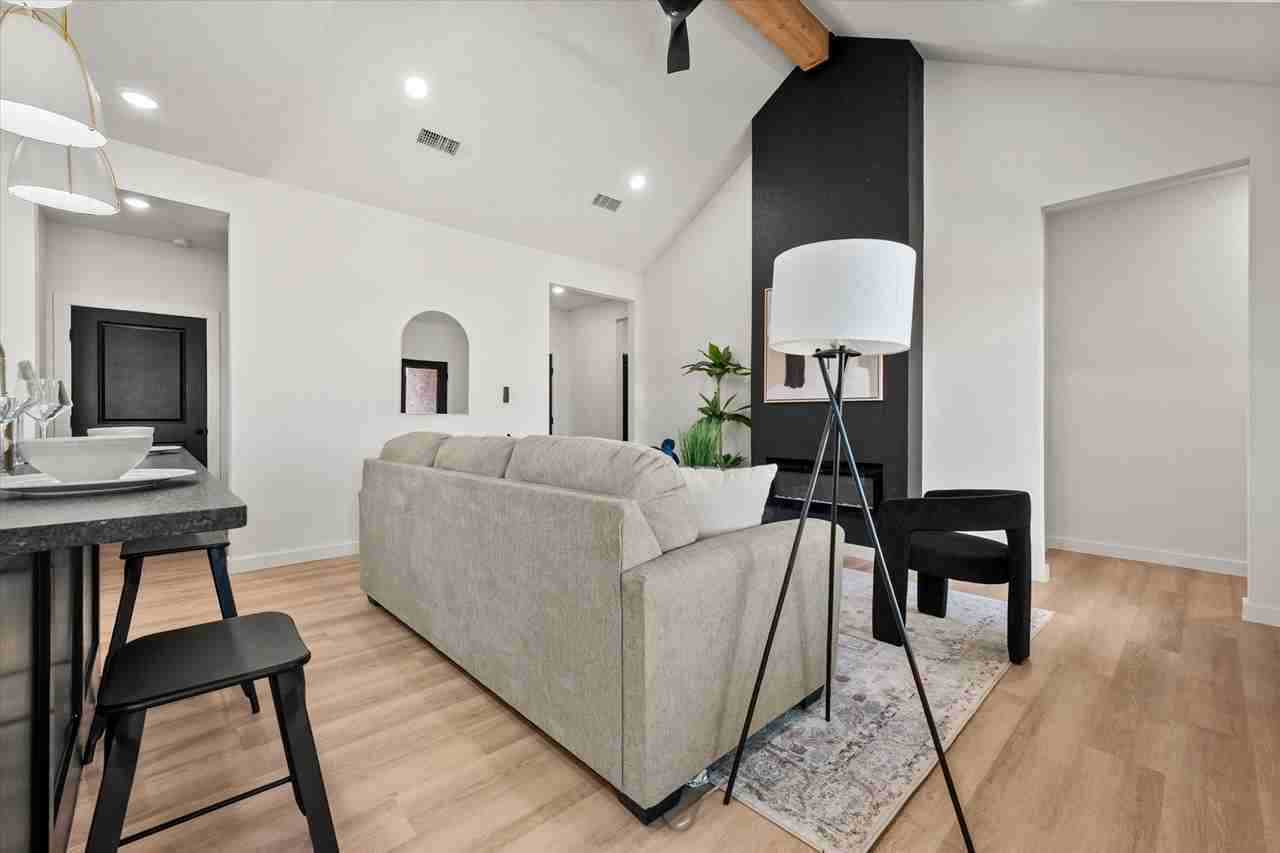 1410 Farmhouse Ave - Photo 6 of 18