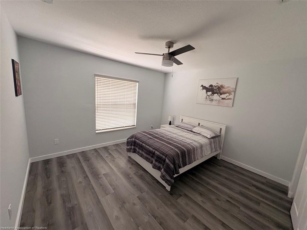 115 Fire Island Ave Ne - Photo 7 of 11