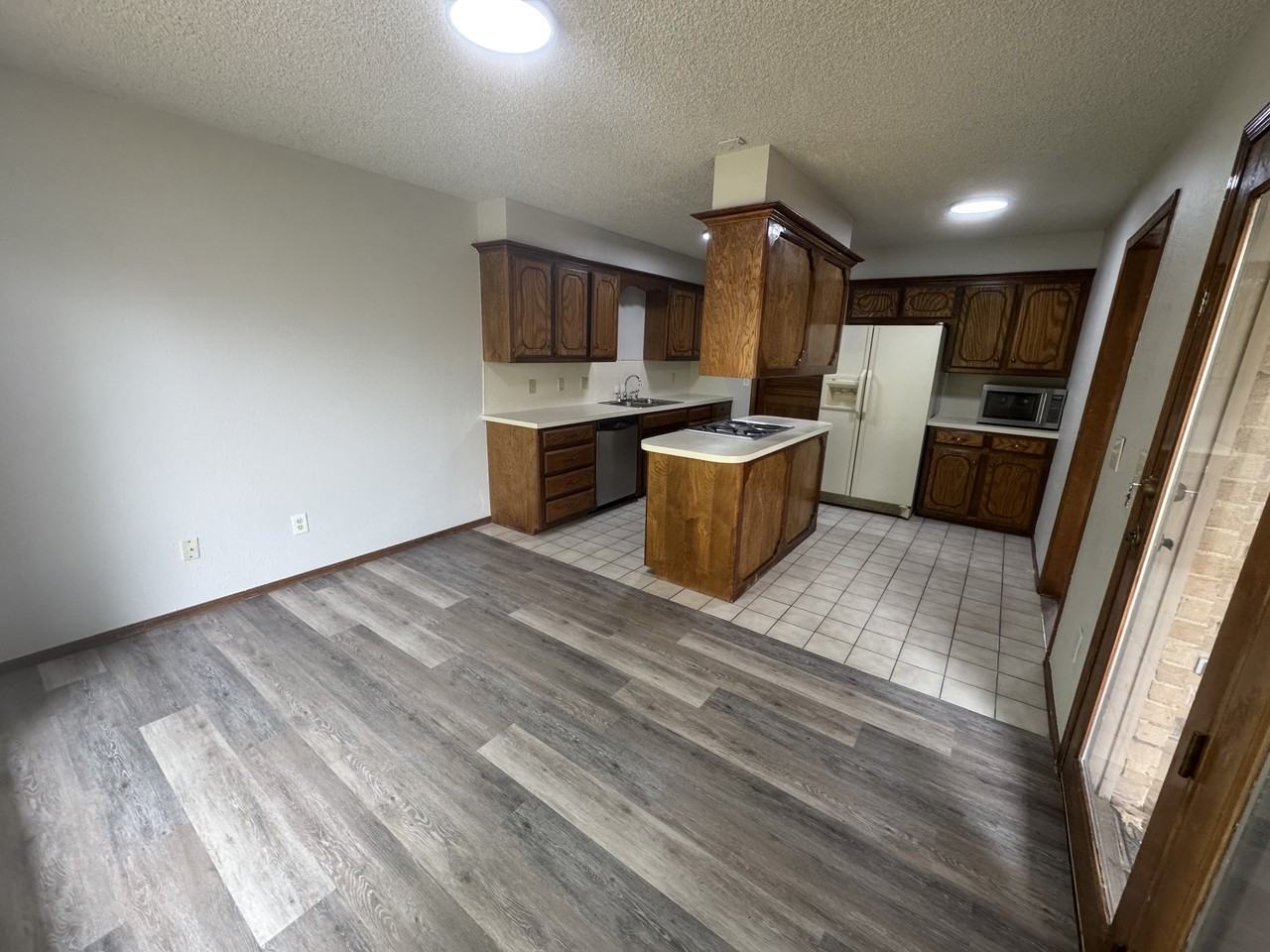 325 E Parkland Dr - Photo 5 of 29