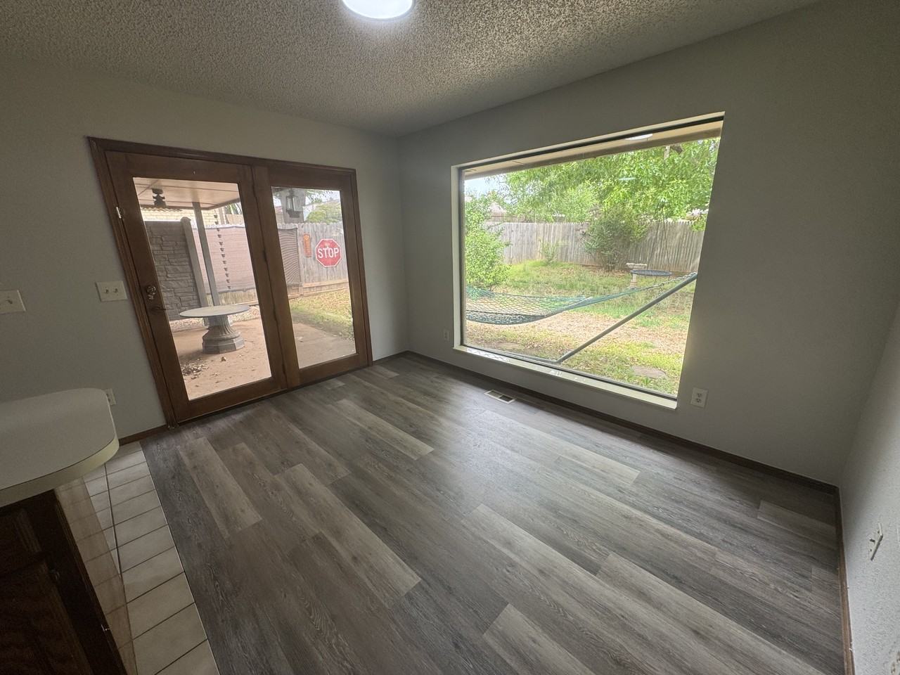 325 E Parkland Dr - Photo 7 of 29