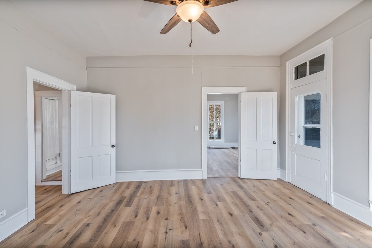 319 Montague St - Photo 4 of 29