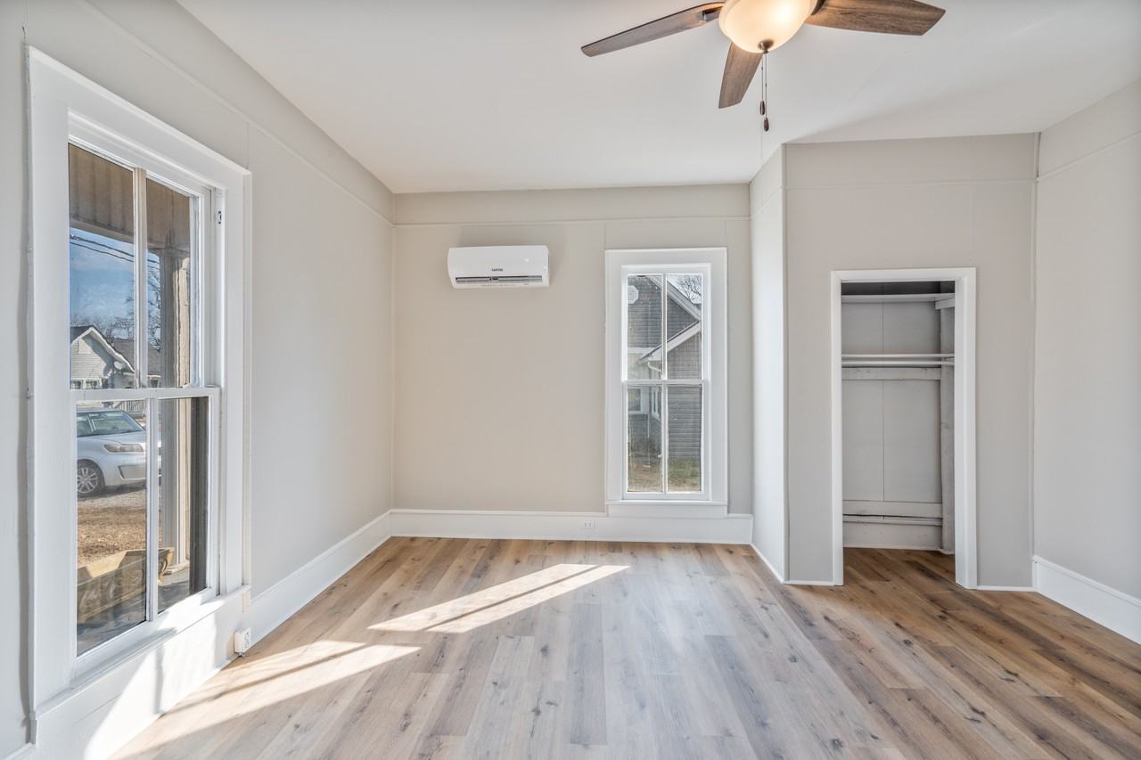 319 Montague St - Photo 5 of 29