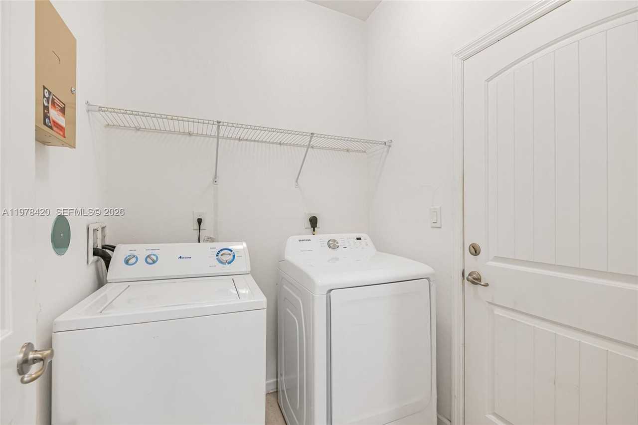 11863 Sw 253rd St - Photo 7 of 31