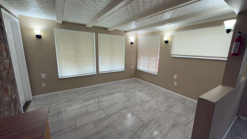 8661 Fielding St - Photo 4 of 13