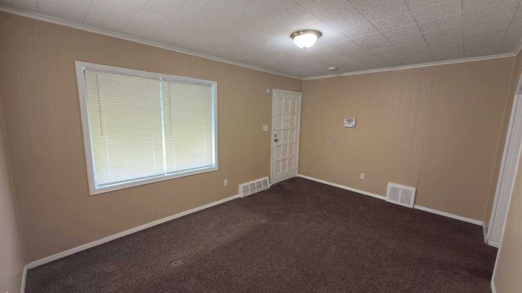 8661 Fielding St - Photo 5 of 13