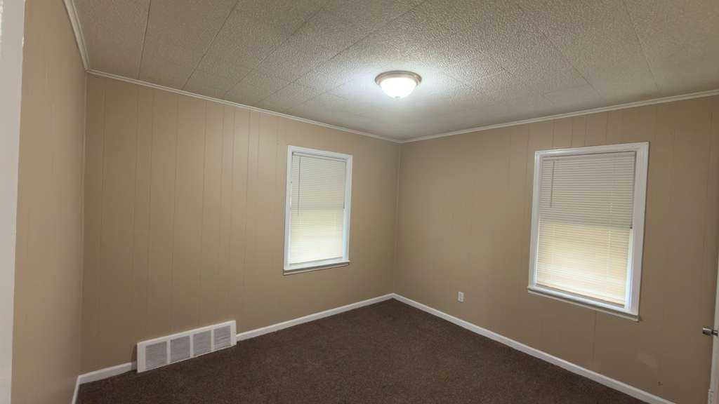 8661 Fielding St - Photo 7 of 13