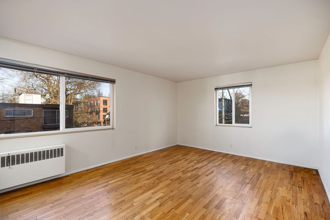 Park Manor - Photo 5 of 24