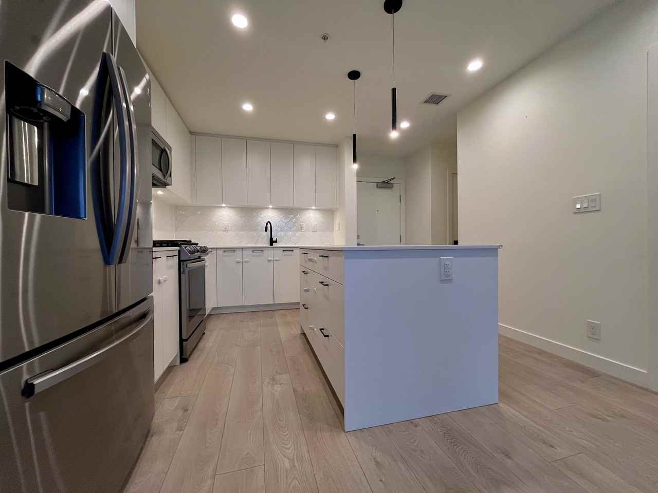 8327 201 Street - Photo 4 of 21