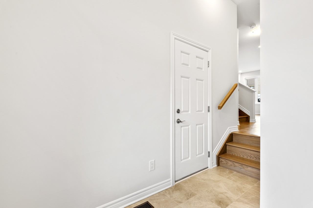 1076 Kijik Crescent - Photo 5 of 50