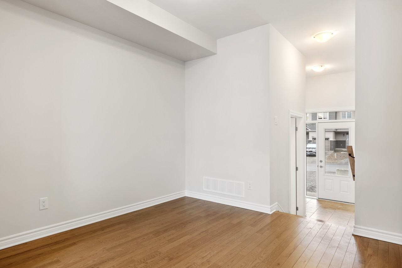 1076 Kijik Crescent - Photo 7 of 50