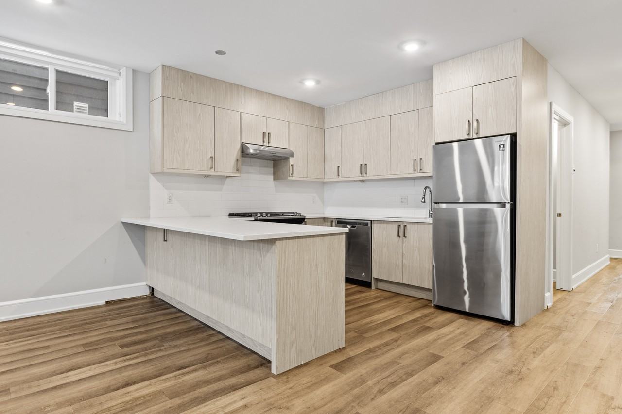 343 Tweedsmuir Avenue - Photo 3 of 23